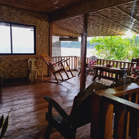 Shey'S Travellers Inn Mambajao Exterior photo