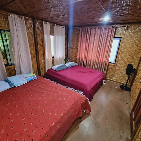 Shey'S Travellers Inn Mambajao Room photo