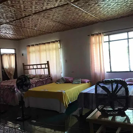 Shey'S Travellers Inn Mambajao Room photo
